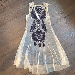 NWT Solitaire Dress, Antique white and Dark Blue, size Large. 40”long